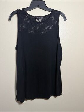 Black Lace Yoke Tank Top by SheIn